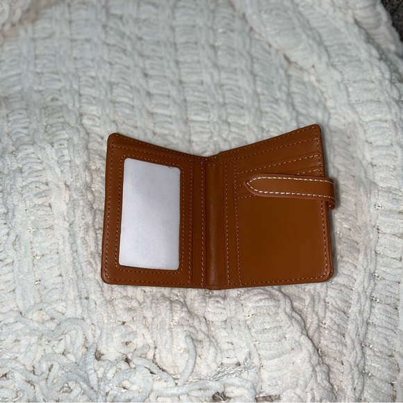 Brown purses and wallet - Picture 9 of 12